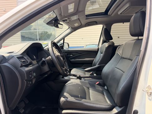 Used 2019 Honda Pilot Touring image 11