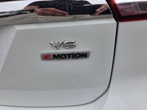 Used 2018 Volkswagen Atlas SEL Premium AWD/4WD image 4