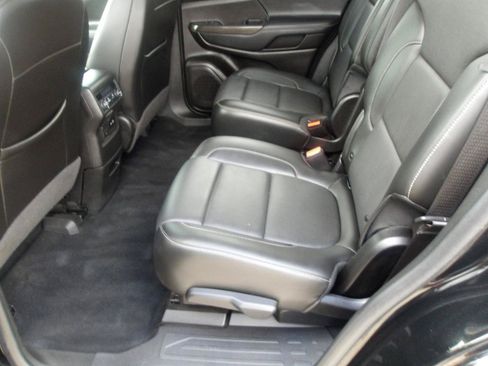 Used 2021 GMC Acadia SLT w/ Elevation Edition FWD image 17
