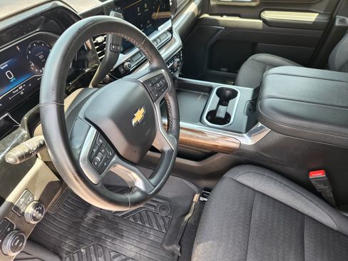 Used 2024 Chevrolet Silverado 2500 LT AWD/4WD image 14