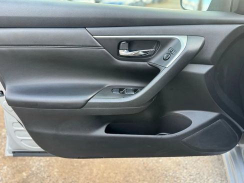 Used 2015 Nissan Altima 2.5 S w/ Power Driver Seat Package FWD image 10