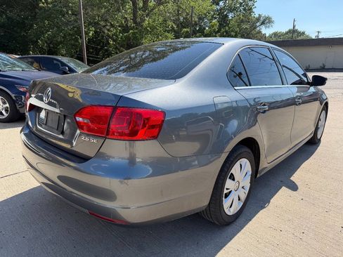 Used 2013 Volkswagen Jetta SE FWD image 7