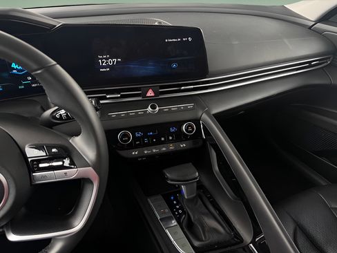 Certified 2024 Hyundai Elantra Limited FWD image 24