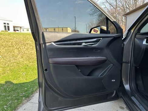 Used 2020 Cadillac XT6 Premium Luxury AWD/4WD image 23