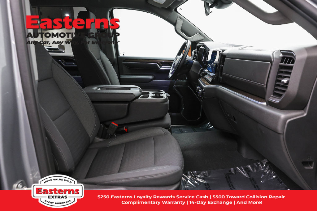 Used 2023 Chevrolet Silverado 1500 LT AWD/4WD image 27