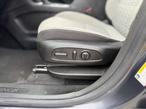 Used 2022 Chevrolet Equinox LT FWD image 24