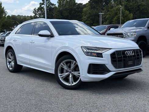 Used 2023 Audi Q8 Premium w/ Convenience Package AWD/4WD image 2
