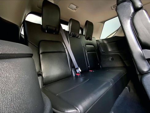 Used 2024 Nissan Pathfinder SL AWD/4WD image 28