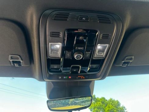 Certified 2025 Cadillac Escalade ESV Premium Luxury AWD/4WD image 15
