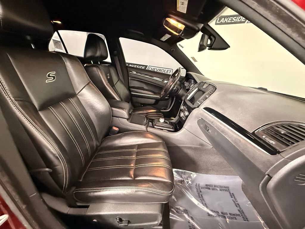 Used 2019 Chrysler 300 S AWD/4WD image 22