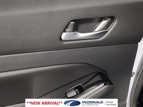 Used 2023 Nissan Altima 2.5 SR AWD/4WD image 17