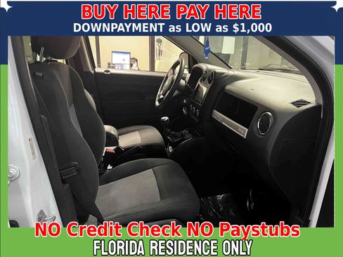 Used 2015 Jeep Compass Sport FWD image 12