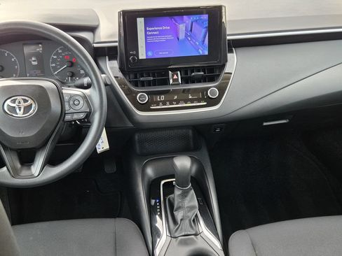 Used 2025 Toyota Corolla LE FWD image 17