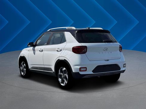 Used 2026 Hyundai Venue SEL image 7