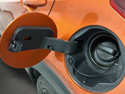 Used 2019 Nissan Kicks SR w/ Exterior Package FWD image 22