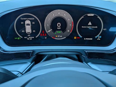 Certified 2025 Porsche Cayenne E-Hybrid AWD/4WD image 17