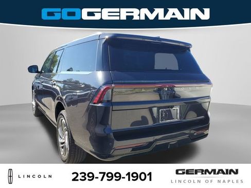 New 2025 Lincoln Navigator L Reserve image 10