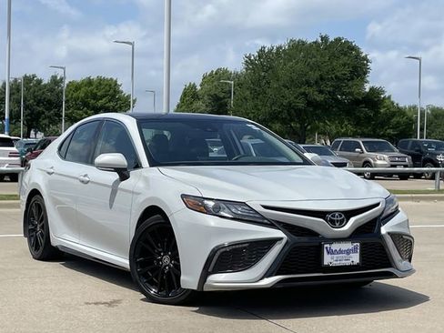 Used 2023 Toyota Camry XSE image 2