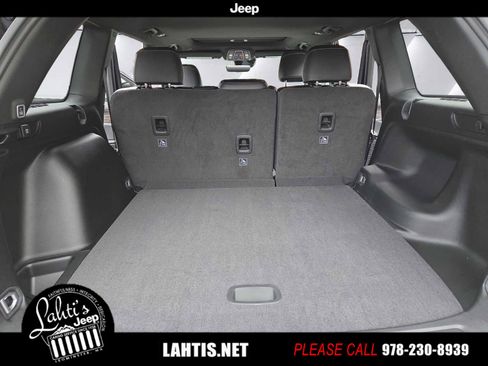 New 2026 Jeep Grand Cherokee Altitude image 13
