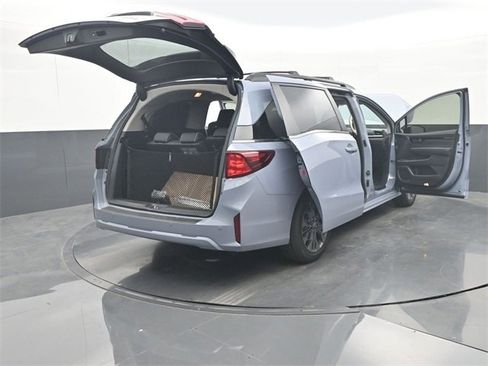 Used 2025 Honda Odyssey Touring image 39