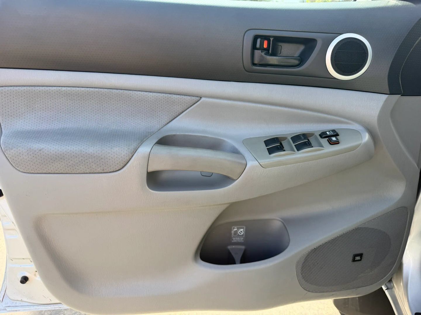 Used 2011 Toyota Tacoma PreRunner w/ TRD Sport Pkg w/JBL Audio RWD image 9
