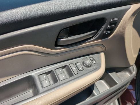 Used 2019 Honda Odyssey EX-L image 18