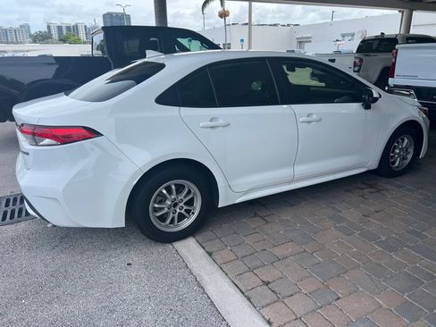Used 2022 Toyota Corolla LE FWD image 6