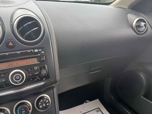 Used 2011 Nissan Rogue S image 11
