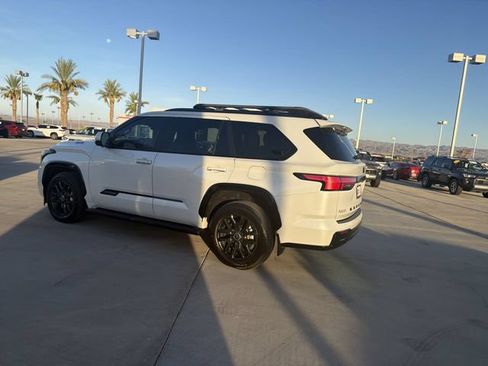 Certified 2024 Toyota Sequoia Platinum AWD/4WD image 7
