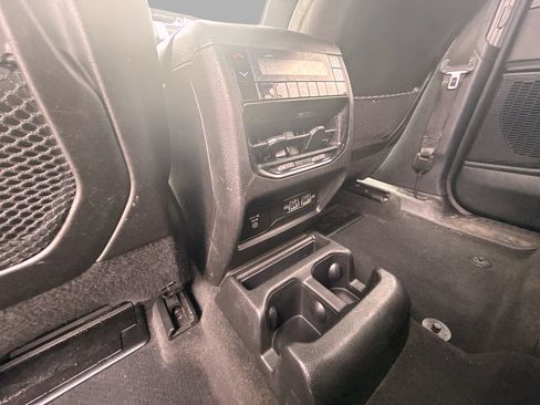 Used 2024 Jeep Grand Cherokee L Laredo w/ Luxury Tech Group I AWD/4WD image 14