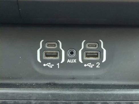 Used 2020 RAM 1500 Laramie AWD/4WD image 25