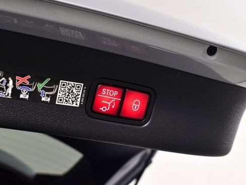 New 2026 Mercedes-Benz GLC 300 image 38