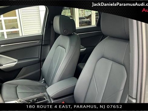 Used 2024 Audi Q3 2.0T Premium image 16