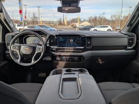 Used 2023 Chevrolet Silverado 1500 LT image 11