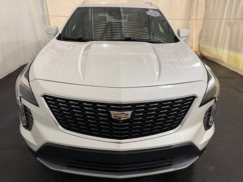 Used 2022 Cadillac XT4 Premium Luxury w/ Enhanced Visibility Package image 3