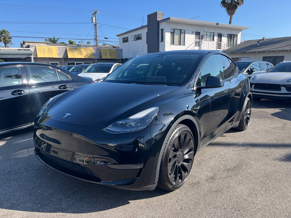 Used 2023 Tesla Model Y Long Range AWD/4WD image 1