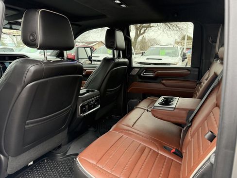 Certified 2024 GMC Sierra 2500 Denali Ultimate image 12