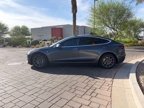 Used 2019 Tesla Model 3 Standard Range Plus RWD image 5