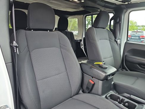 Used 2023 Jeep Wrangler Unlimited w/ Cold Weather Group AWD/4WD image 11