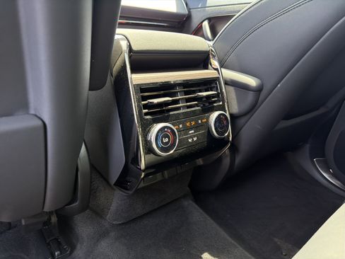 Used 2024 Land Rover Range Rover Sport SE AWD/4WD image 36