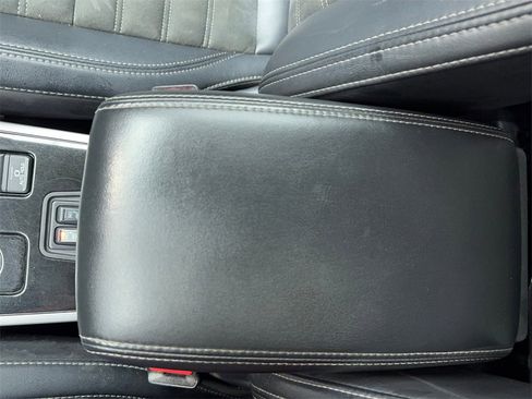 Used 2020 Mitsubishi Outlander ES image 28