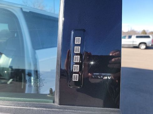 Used 2021 Ford F250 Lariat w/ Chrome Package image 22