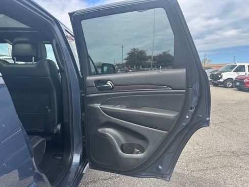 Used 2020 Jeep Grand Cherokee Overland AWD/4WD image 19