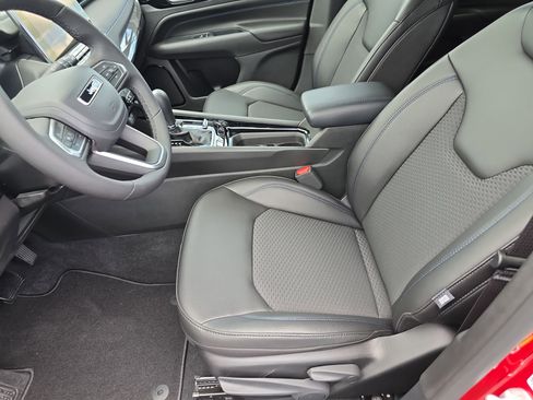 New 2025 Jeep Compass Latitude w/ Altitude Special Edition image 24