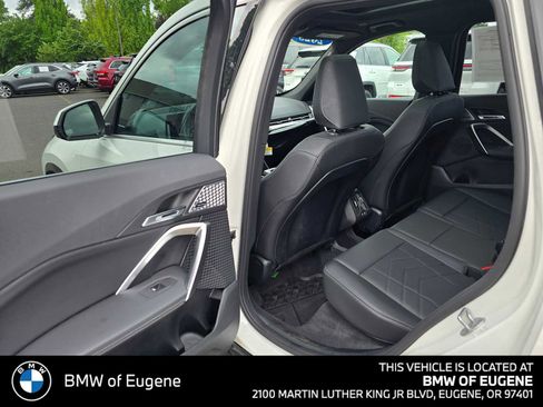 Used 2025 BMW X1 xDrive28i w/ Premium Package AWD/4WD image 16