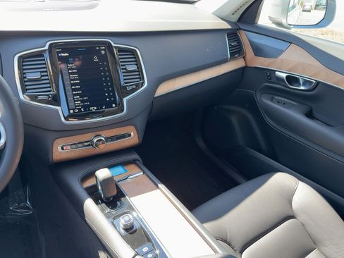 Certified 2024 Volvo XC90 B6 Plus image 27