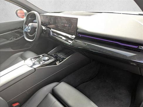 Used 2024 BMW 530i xDrive image 24