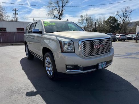 Used 2015 GMC Yukon Denali w/ Premium Package image 2
