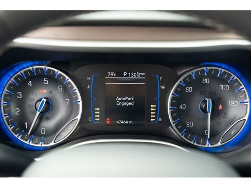 Used 2023 Chrysler Voyager LX image 21