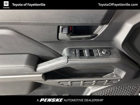 Certified 2025 Toyota Tacoma SR5 w/ SR5 Upgrade Package AWD/4WD image 25